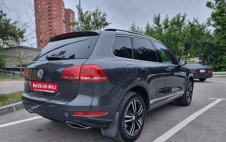 Volkswagen Touareg III, 2011 год, 1 990 000 рублей, 5 фотография