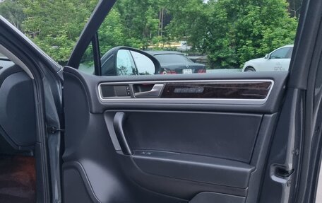 Volkswagen Touareg III, 2011 год, 1 990 000 рублей, 20 фотография