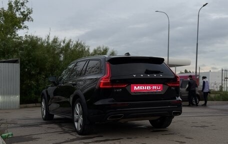 Volvo V60 Cross Country II, 2019 год, 3 399 000 рублей, 8 фотография