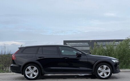 Volvo V60 Cross Country II, 2019 год, 3 399 000 рублей, 11 фотография