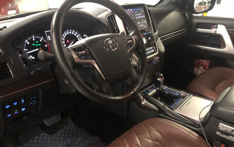 Toyota Land Cruiser 200, 2020 год, 29 000 000 рублей, 3 фотография
