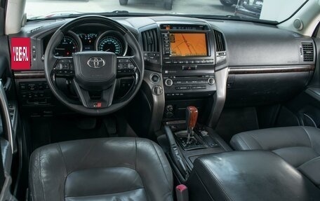 Toyota Land Cruiser 200, 2010 год, 2 999 000 рублей, 8 фотография