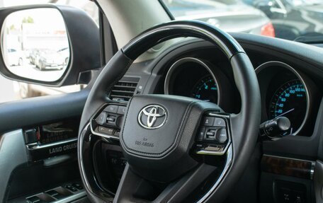 Toyota Land Cruiser 200, 2010 год, 2 999 000 рублей, 27 фотография