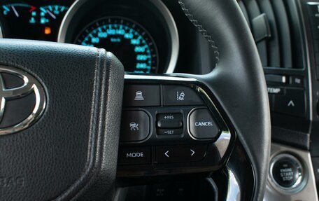 Toyota Land Cruiser 200, 2010 год, 2 999 000 рублей, 23 фотография