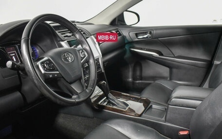 Toyota Camry, 2017 год, 1 839 000 рублей, 10 фотография