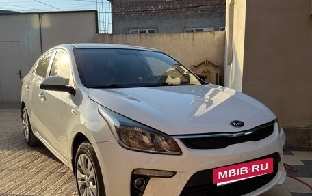 KIA Rio IV, 2017 год, 1 200 000 рублей, 2 фотография