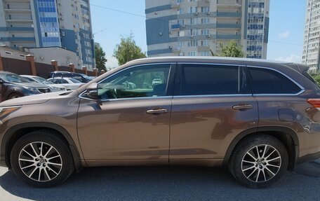 Toyota Highlander III, 2018 год, 3 259 000 рублей, 12 фотография