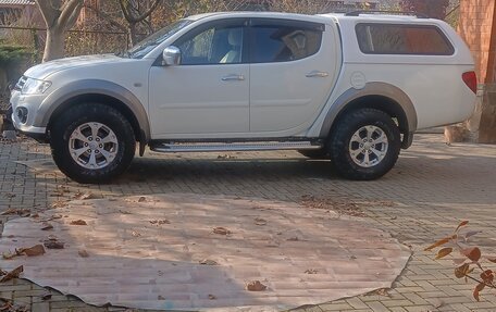 Mitsubishi L200 IV рестайлинг, 2014 год, 1 990 000 рублей, 1 фотография