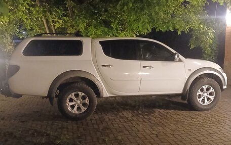 Mitsubishi L200 IV рестайлинг, 2014 год, 1 990 000 рублей, 3 фотография