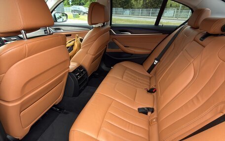BMW 5 серия, 2018 год, 3 300 000 рублей, 26 фотография