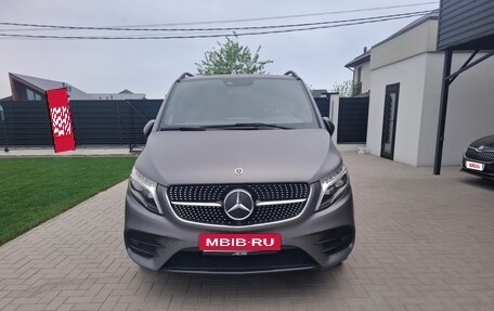 Mercedes-Benz V-Класс, 2022 год, 6 500 000 рублей, 3 фотография