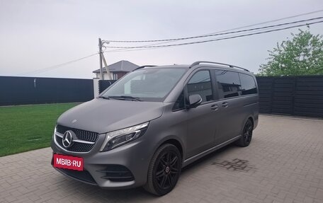 Mercedes-Benz V-Класс, 2022 год, 6 500 000 рублей, 2 фотография