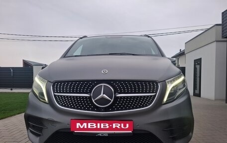 Mercedes-Benz V-Класс, 2022 год, 6 500 000 рублей, 30 фотография