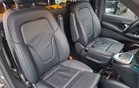 Mercedes-Benz V-Класс, 2022 год, 6 500 000 рублей, 39 фотография