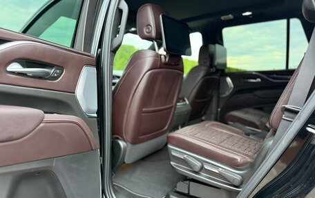 Cadillac Escalade V, 2023 год, 12 990 000 рублей, 19 фотография