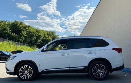 Mitsubishi Outlander III рестайлинг 3, 2017 год, 2 100 000 рублей, 4 фотография