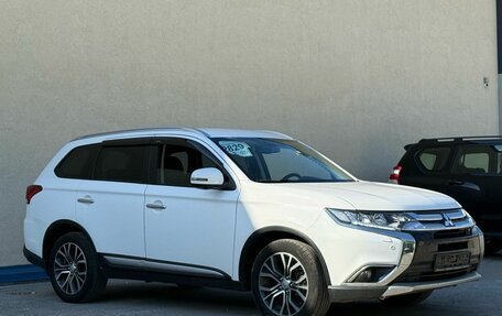 Mitsubishi Outlander III рестайлинг 3, 2017 год, 2 100 000 рублей, 3 фотография
