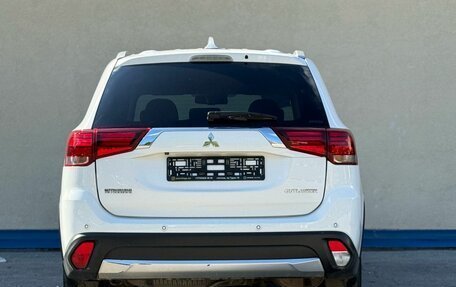 Mitsubishi Outlander III рестайлинг 3, 2017 год, 2 100 000 рублей, 7 фотография