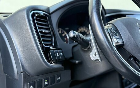 Mitsubishi Outlander III рестайлинг 3, 2017 год, 2 100 000 рублей, 11 фотография