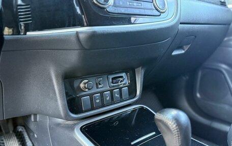 Mitsubishi Outlander III рестайлинг 3, 2017 год, 2 100 000 рублей, 15 фотография