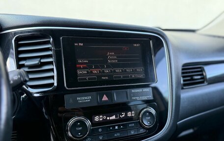Mitsubishi Outlander III рестайлинг 3, 2017 год, 2 100 000 рублей, 14 фотография