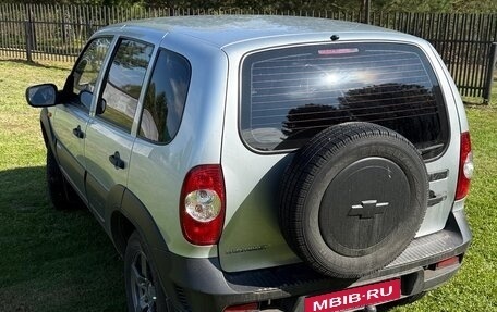 Chevrolet Niva I рестайлинг, 2010 год, 650 000 рублей, 1 фотография
