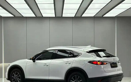 Mazda CX-4, 2023 год, 2 100 035 рублей, 3 фотография