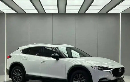 Mazda CX-4, 2023 год, 2 100 035 рублей, 6 фотография