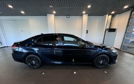 Toyota Camry, 2018 год, 3 070 000 рублей, 2 фотография