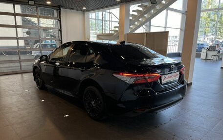 Toyota Camry, 2018 год, 3 070 000 рублей, 5 фотография