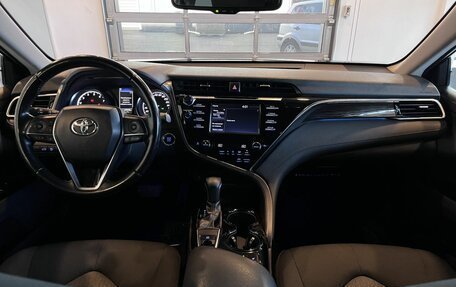 Toyota Camry, 2018 год, 3 070 000 рублей, 9 фотография