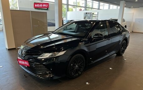 Toyota Camry, 2018 год, 3 070 000 рублей, 7 фотография