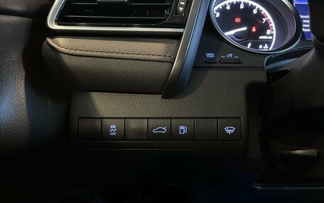 Toyota Camry, 2018 год, 3 070 000 рублей, 32 фотография