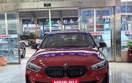 BMW 1 серия, 2022 год, 1 500 000 рублей, 2 фотография