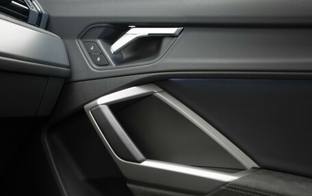 Audi Q3, 2021 год, 3 300 000 рублей, 28 фотография