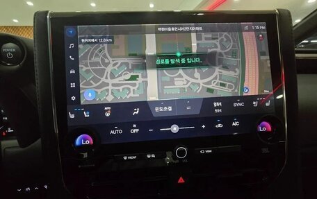 Toyota Alphard, 2024 год, 11 000 100 рублей, 10 фотография