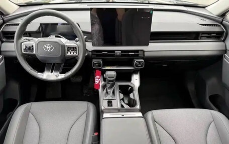 Toyota RAV4, 2026 год, 4 100 001 рублей, 7 фотография