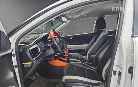 KIA Stonic, 2017 год, 1 300 000 рублей, 11 фотография
