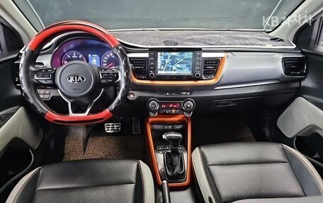 KIA Stonic, 2017 год, 1 300 000 рублей, 7 фотография