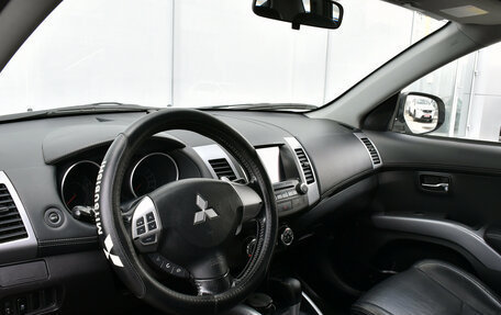 Mitsubishi Outlander III рестайлинг 3, 2011 год, 1 045 000 рублей, 12 фотография