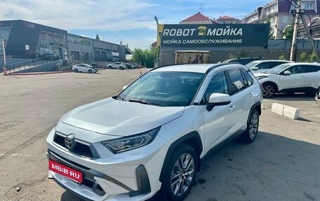 Toyota RAV4, 2021 год, 3 150 000 рублей, 2 фотография