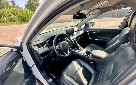 Toyota RAV4, 2021 год, 3 150 000 рублей, 9 фотография