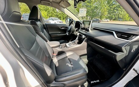 Toyota RAV4, 2021 год, 3 150 000 рублей, 10 фотография