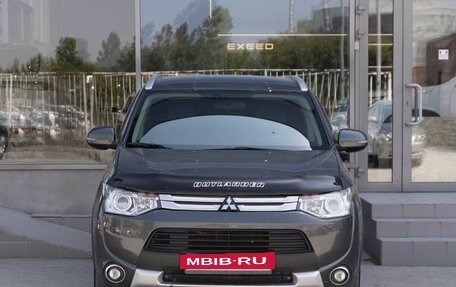 Mitsubishi Outlander III рестайлинг 3, 2014 год, 1 900 000 рублей, 2 фотография