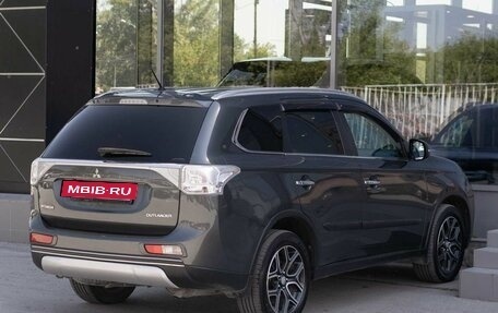 Mitsubishi Outlander III рестайлинг 3, 2014 год, 1 900 000 рублей, 5 фотография