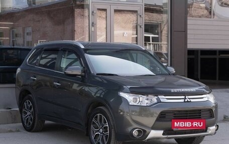 Mitsubishi Outlander III рестайлинг 3, 2014 год, 1 900 000 рублей, 3 фотография