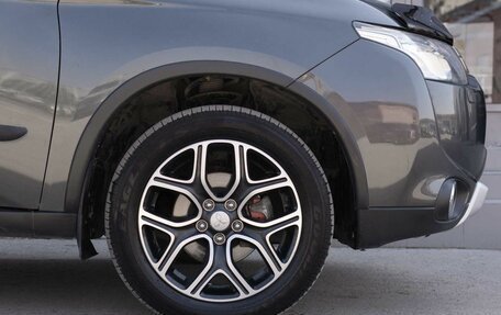 Mitsubishi Outlander III рестайлинг 3, 2014 год, 1 900 000 рублей, 9 фотография
