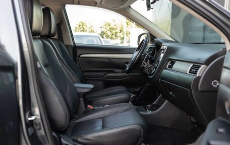 Mitsubishi Outlander III рестайлинг 3, 2014 год, 1 900 000 рублей, 20 фотография
