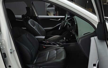 KIA Niro, 2022 год, 1 640 000 рублей, 17 фотография