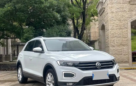 Volkswagen T-Roc I, 2022 год, 1 577 760 рублей, 3 фотография